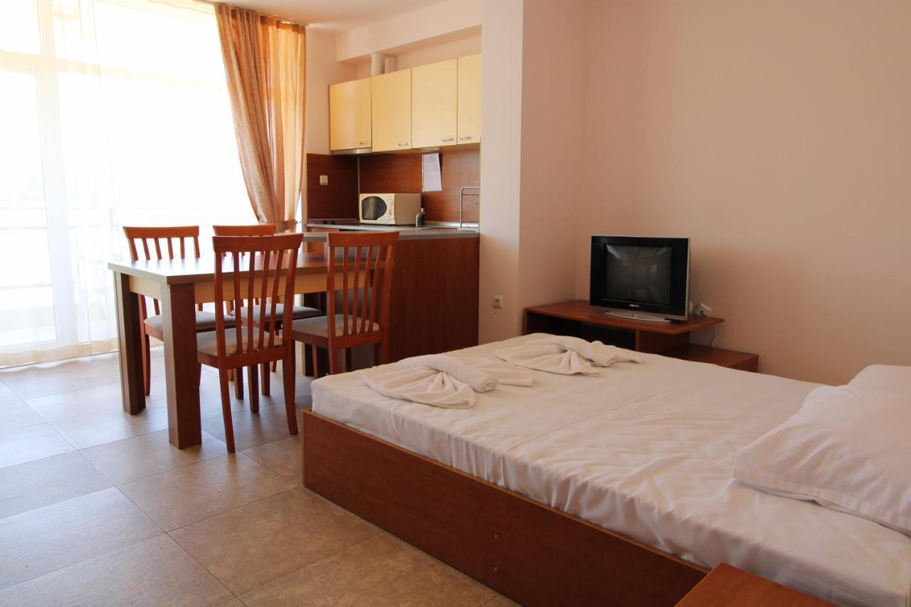 Menada Grand Kamelia Apartments Sunny Beach Room photo