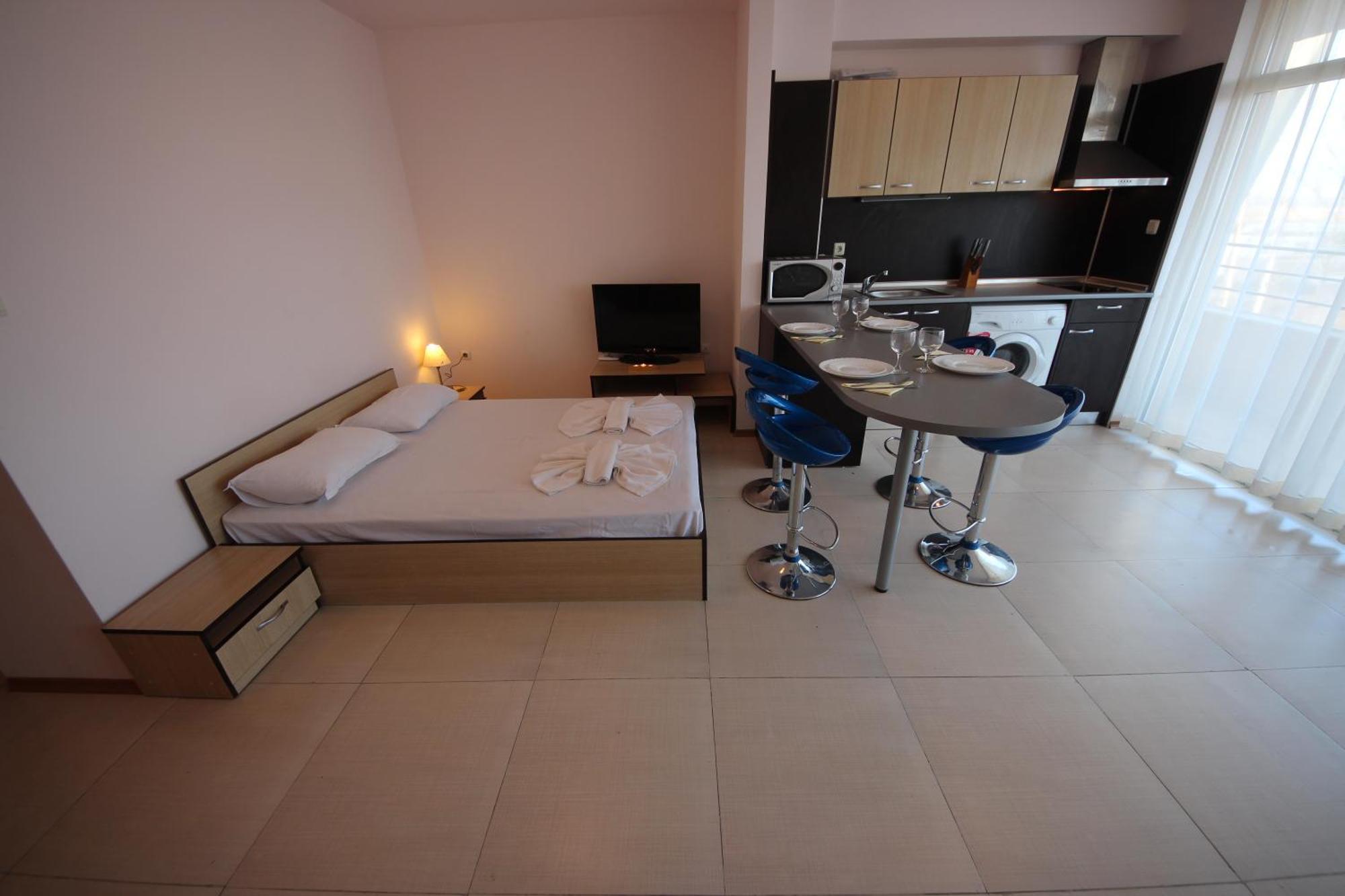 Menada Grand Kamelia Apartments Sunny Beach Room photo