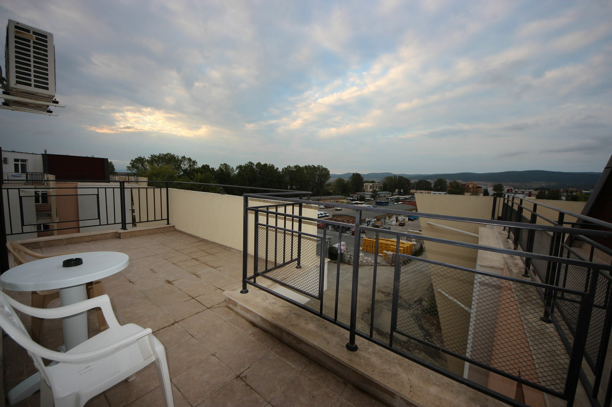 Menada Grand Kamelia Apartments Sunny Beach Exterior photo